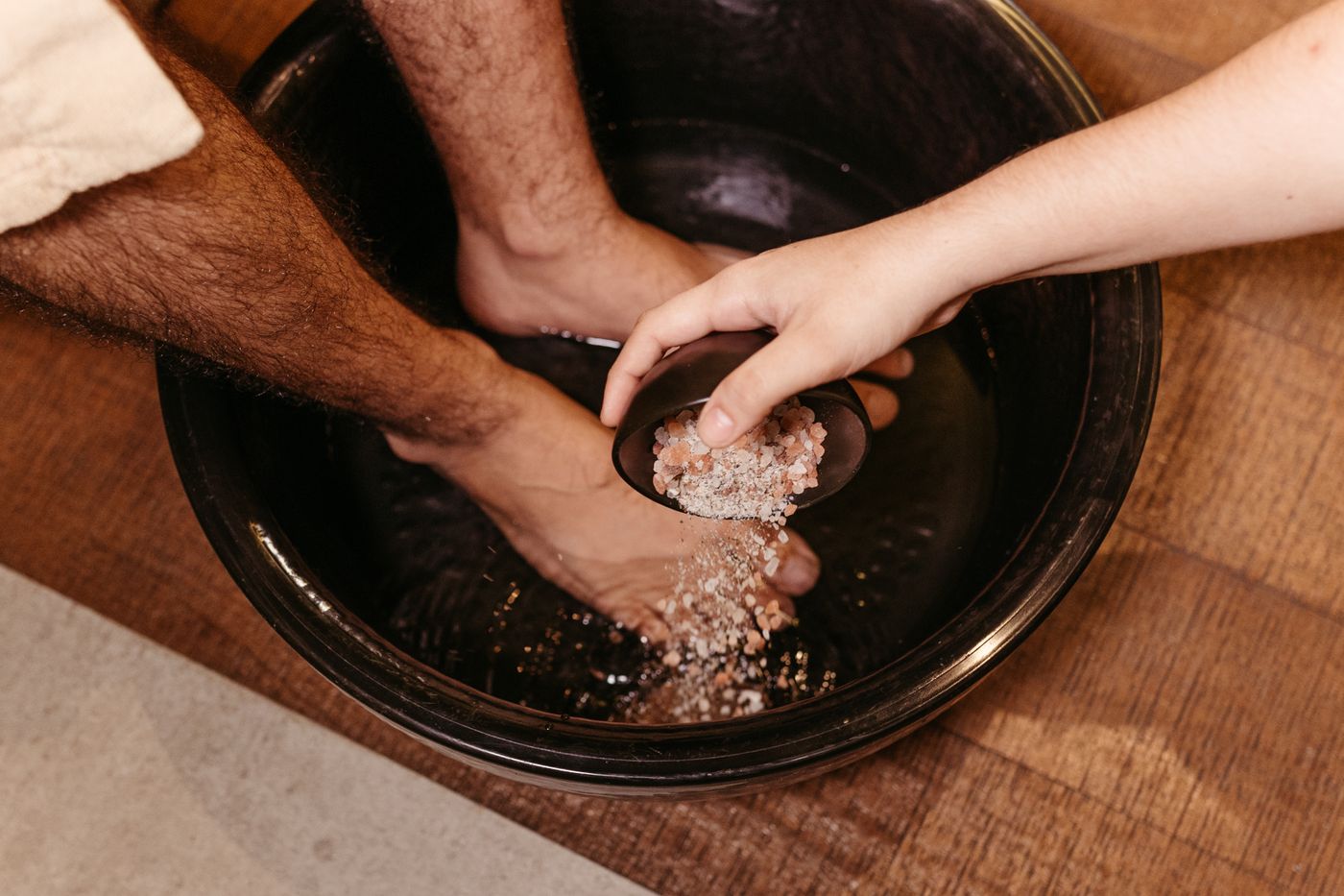 Relaxing foot soak at Gallatin Nails Spa